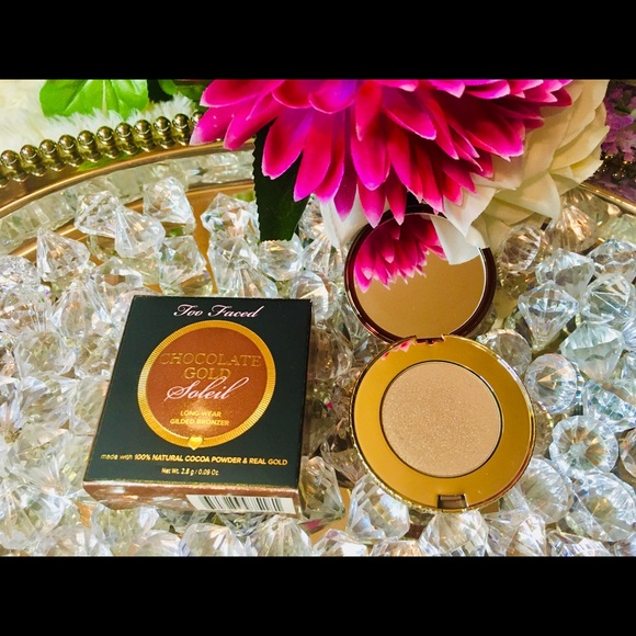Two Faced Chocolate Gold Soleil Bronzer - Picture 3 of 3